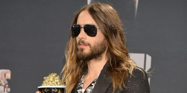 Waria Ini Mengaku Telah Bercinta Dengan Jared Leto