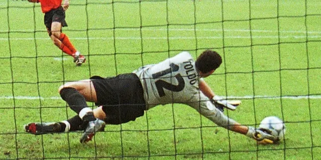 Warning! Tendangan Penalti Ternyata Bisa Berbahaya Untuk Kiper