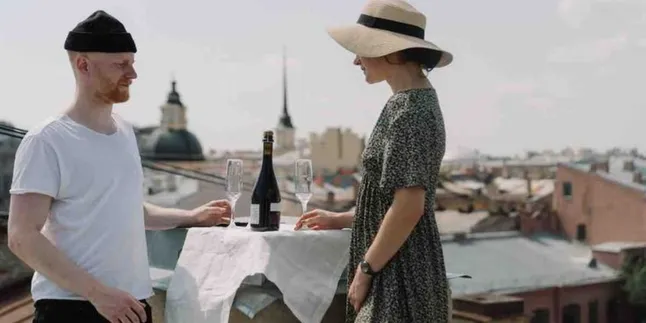 Wasapadai! Ini Dia Ciri-Ciri Seseorang yang Hanya Pura-Pura Menyukaimu!