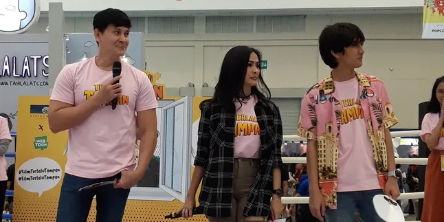 Webtoon 'Terlalu Tampan' Diangkat Jadi Film, DJ Tampan Ari Irham Perankan Mas Kulin Webtoon 'Terlalu Tampan' Diangkat Jadi Film, DJ Tampan Ari Irham Perankan Mas Kulin