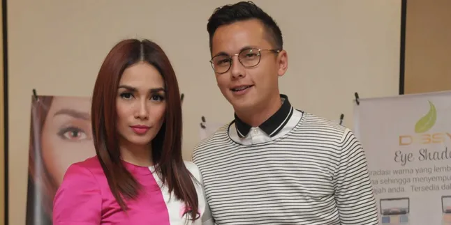 Wedding Anniversary, Kejutan Romantis Andhika Bikin Ussy Meleleh