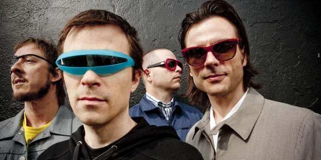 Weezer Prihatin Banjir di Jakarta