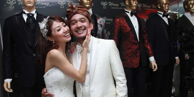 Wenda Tan dan Ruben Onsu Rayakan Imlek di Singapura Wenda Tan dan Ruben Onsu Rayakan Imlek di Singapura