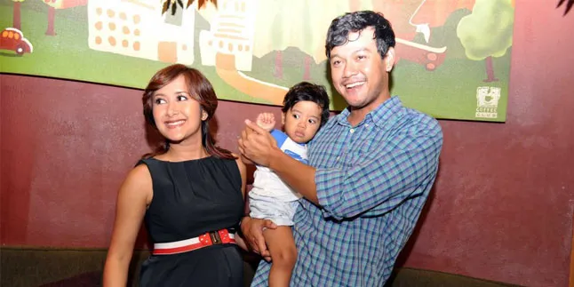 Widi Mulia & Suami Keliling Indonesia Bagikan Masakan