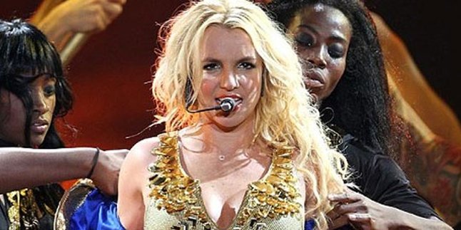 will.i.am: Britney Spears Terlihat Enerjik dan Seksi