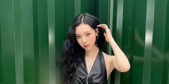 Winter aespa Tetap Ceria saat Hadiri Fansign di Tengah Rumor Kencan dengan Jungkook BTS