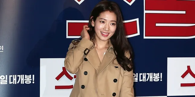 Wisuda Kelulusan, Park Shin Hye Dapat Karangan Bunga Romantis Wisuda Kelulusan, Park Shin Hye Dapat Karangan Bunga Romantis