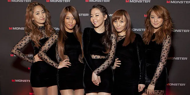 Wonder Girls Pamer Foto Bareng Sting