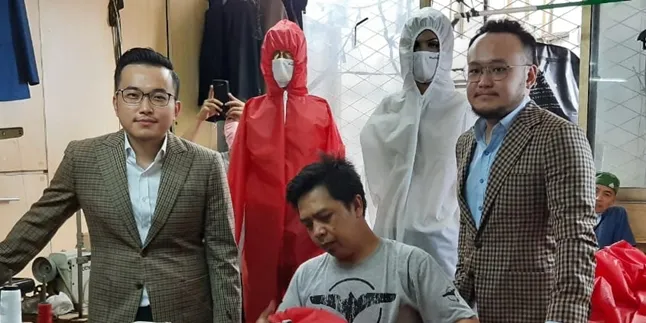 Wong Hang Tailor Produksi Massal Baju APD untuk Disumbangkan ke Petugas yang Tangani Virus Corona