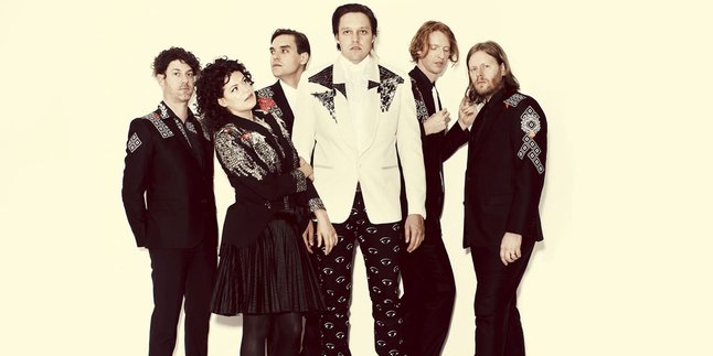 Wow! Ada 'Paus Francis' di Konser Arcade Fire