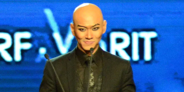 Wow, Deddy Corbuzier Pakai Batu Akik Seharga 800 Juta Wow, Deddy Corbuzier Pakai Batu Akik Seharga 800 Juta