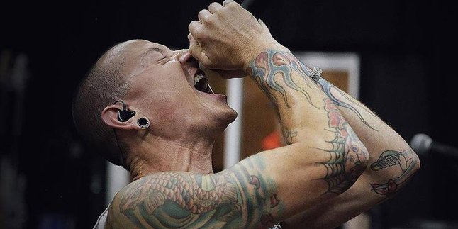 Wow, Habis Operasi, Vokalis Linkin Park Ini Langsung Nyanyi Lagi!