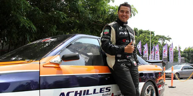 Wow! Ini Mobil Yang Jadi 'Soulmate' Rifat Sungkar Wow! Ini Mobil Yang Jadi 'Soulmate' Rifat Sungkar