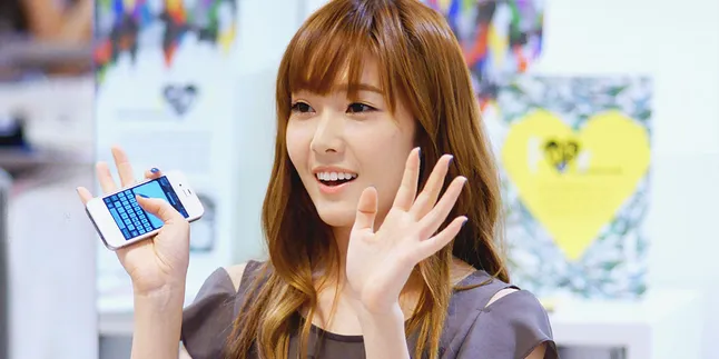 Wow! 'Kembaran' Jessica Eks. Girls Generation Bikin Fans Heboh Wow! 'Kembaran' Jessica Eks. Girls Generation Bikin Fans Heboh
