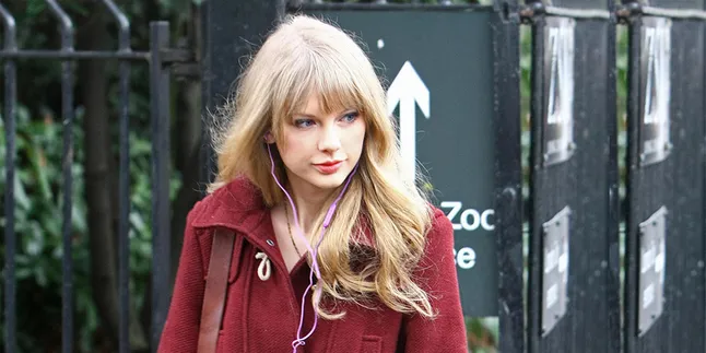 Wow! Taylor Swift Hadiahi Mobil Untuk Seorang Bocah! Wow! Taylor Swift Hadiahi Mobil Untuk Seorang Bocah!