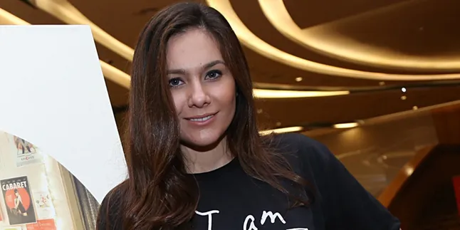 Wulan Guritno Nggak Mau Dicium Tukul Lagi Wulan Guritno Nggak Mau Dicium Tukul Lagi