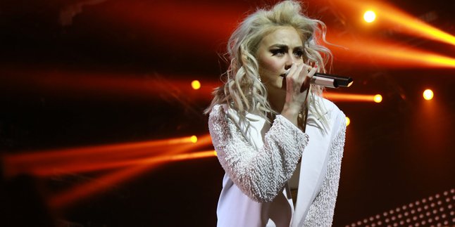 'X', Sisi Perfeksionis Agnez Mo Dalam Album Debut Internasionalnya