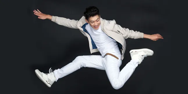 Yakin Tampil Beda, Wendy Marc Lempar Single Apa Adanya