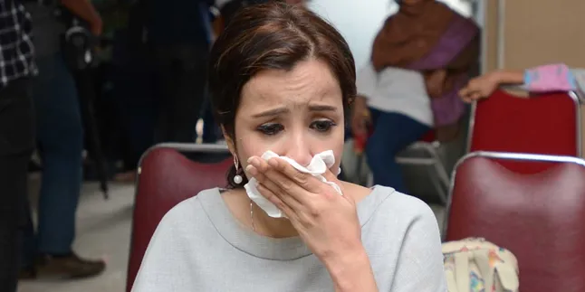 Yana Zein Meninggal Dunia, Andi Soraya Menangis Terisak-Isak