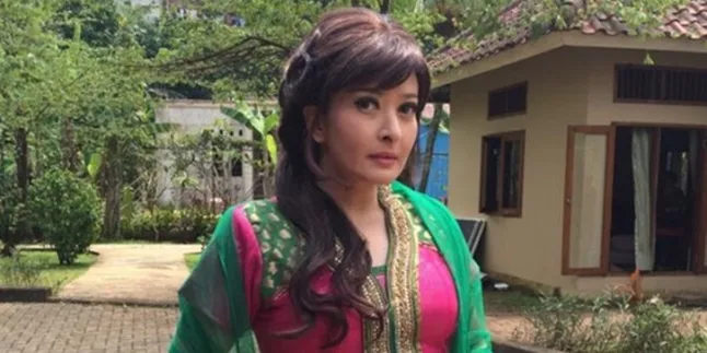 Yana Zein Tahu Kena Kanker Setahun Lalu, Baru Berobat Sekarang Yana Zein Tahu Kena Kanker Setahun Lalu, Baru Berobat Sekarang