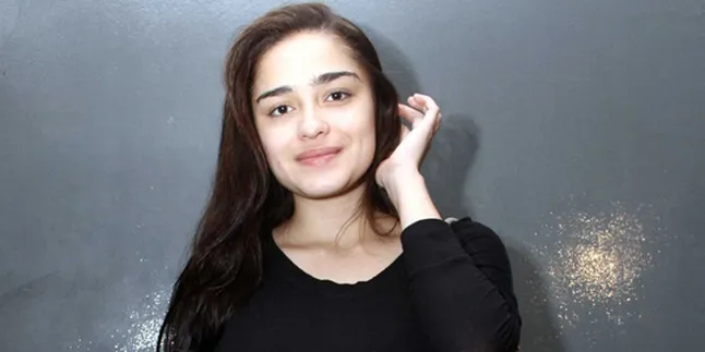 Yasmine Wildblood Lebih Nyaman Gaul Dengan Cowok Yasmine Wildblood Lebih Nyaman Gaul Dengan Cowok