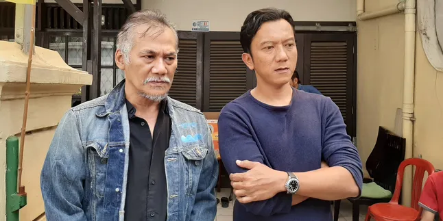 Yayan Ruhian & Tio Pakusadewo Ucap Belasungkawa atas Meninggalnya Ayah Donny Alamsyah Yayan Ruhian & Tio Pakusadewo Ucap Belasungkawa atas Meninggalnya Ayah Donny Alamsyah
