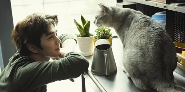 Yoo Seung Ho Luncurkan Photo Book Karya Fotografer Yang Meninggal