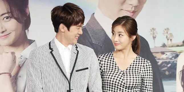 Yoo Yeon Seok Malu-Malu Kucing Saat Nobar Adegan Ciuman Kang Sora Yoo Yeon Seok Malu-Malu Kucing Saat Nobar Adegan Ciuman Kang Sora