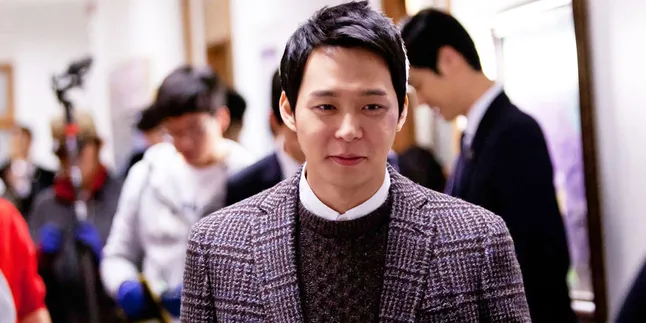 Yoochun JYJ Raih Penghargaan Best New Actor di Daejong Film Fest. Yoochun JYJ Raih Penghargaan Best New Actor di Daejong Film Fest.