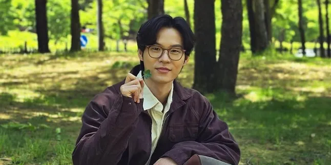 Yoon Ji On Akui Mabuk dan Curi Motor, Mundur dari Drama yang Sudah Syuting Yoon Ji On Akui Mabuk dan Curi Motor, Mundur dari Drama yang Sudah Syuting