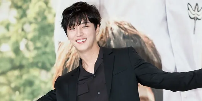 Yoon Shi Yoon Protes Karena Sering Dianggap Pendek Dalam Drama Yoon Shi Yoon Protes Karena Sering Dianggap Pendek Dalam Drama
