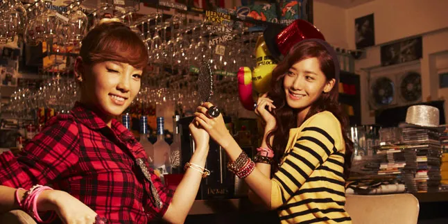 Yoona dan Taeyeon Girls Generation Kabur Dari Wartawan di Bandara?