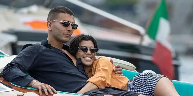Younes Bendjima Puji Kourtney Kardashian Memiliki Kecantikan Luar Dalam Younes Bendjima Puji Kourtney Kardashian Memiliki Kecantikan Luar Dalam