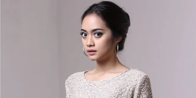 Yuk, Bongkar Isi Tas Ayudia Bing Slamet
