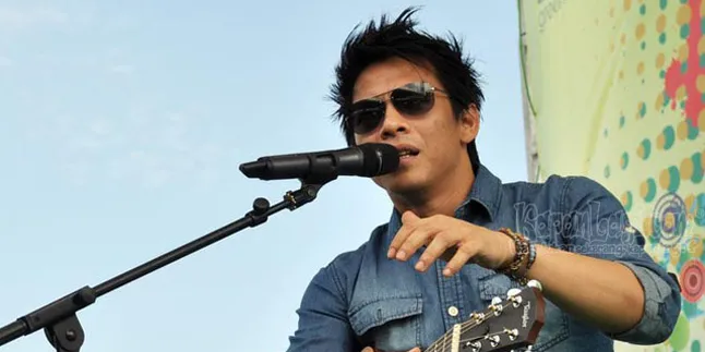 Yuk Intip Proses Pembuatan Sepatu ARL Milik Ariel!