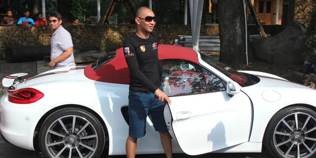 Yuk, Ngintip Mobil Sport Milik Suami Ayu Ting Ting! Yuk, Ngintip Mobil Sport Milik Suami Ayu Ting Ting!