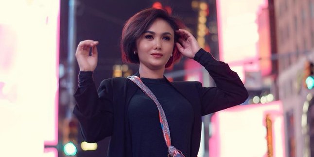 Yuni Shara Posts a Photo of Herself 13 Years Ago, Proof of Never Aging