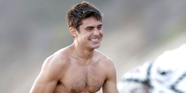 Zac Efron Jadi Disc Jockey, Bersiaplah 'Mandi' Keringat