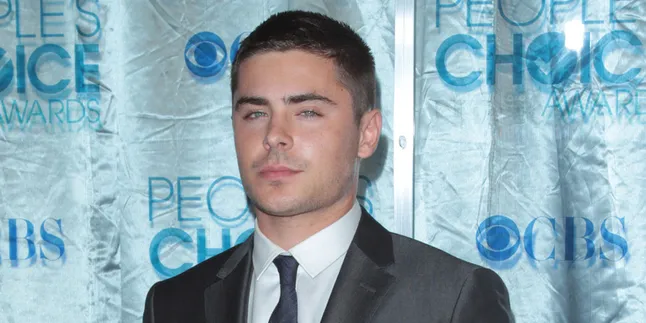 Zac Efron Resmi Jadi Pria Paling Seksi Tahun Ini