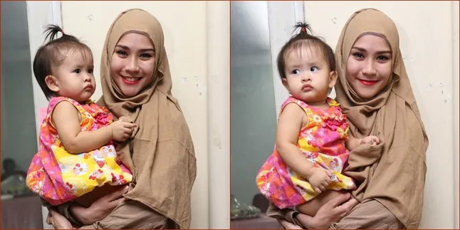 Zaskia Adya Mecca Ajak Dua Putri Kecilnya Umrah