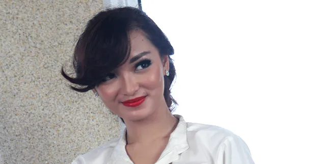 Zaskia Gotik Belum Berani Gandeng Pacar ke Publik