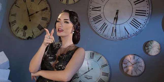 Zaskia Gotik Didukung Kekasih Untuk Tidak Bedah Plastik