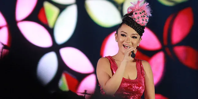 Zaskia Gotik Umumkan Kekasih Baru!