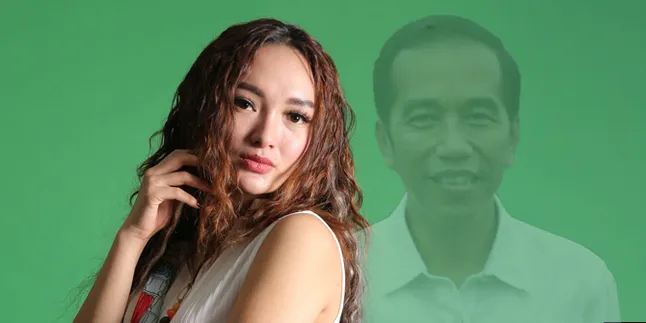 Zaskia Gotix Nyanyi Lagu Romantis di Depan Jokowi, Bikin Iriana Sewot?