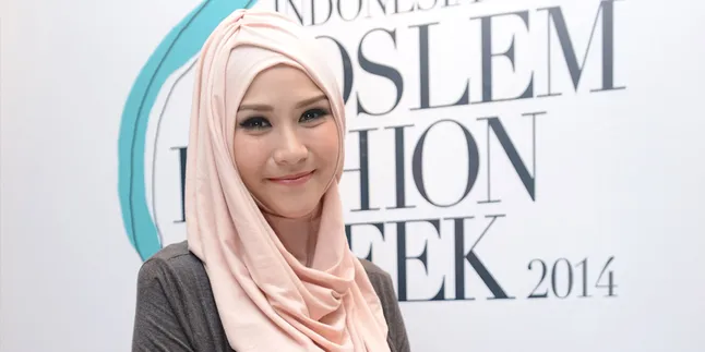 Zaskia Mecca Kalah Terkenal Dari Artis Pemakai Jilbab Karyanya