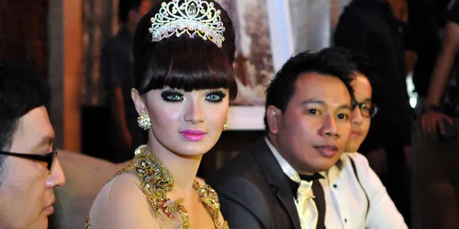 Zaskia Shinta Putuskan Hubungan Dengan Vicky Zaskia Shinta Putuskan Hubungan Dengan Vicky