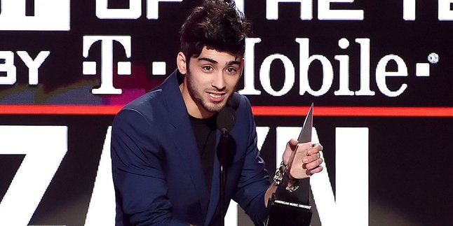 Zayn Malik Syuting Klip di Tengah Hujan, ke Mana Taylor Swift?