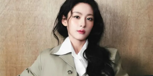 Zhao Qing Looks Stunning on the Cover of CHIC Magazine April 2026