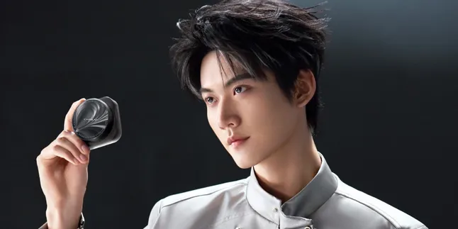 Zhou Keyu Officially Becomes the New Face of Carslan, Magnetic Makeup Product Immediately Becomes the Spotlight
