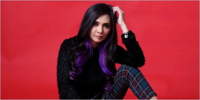 Zizi Kirana Penyanyi Hiphop Yang Menyukai Dangdut Zizi Kirana Penyanyi Hiphop Yang Menyukai Dangdut